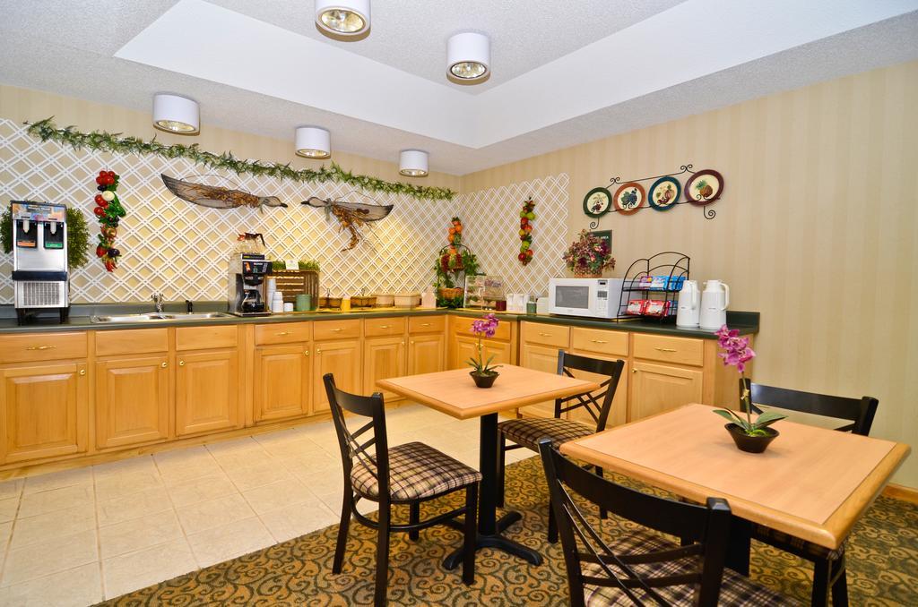 Peach State Inn & Suites Hawkinsville Екстер'єр фото