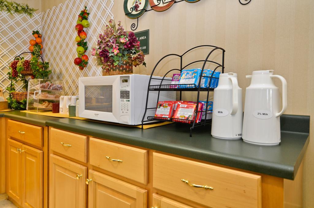 Peach State Inn & Suites Hawkinsville Екстер'єр фото