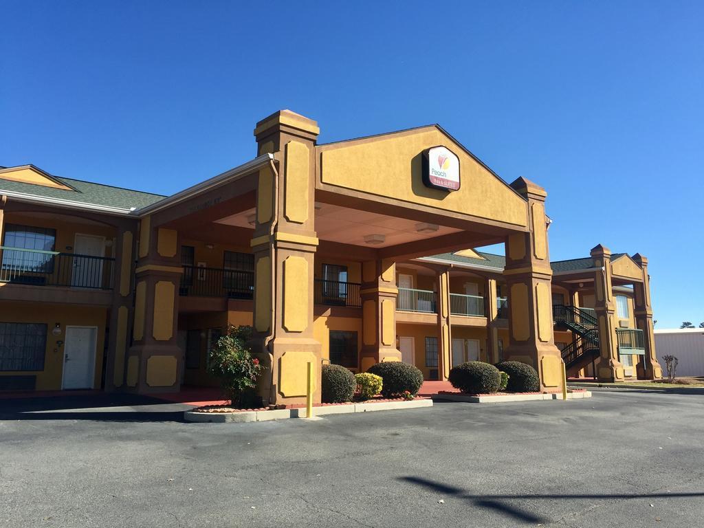 Peach State Inn & Suites Hawkinsville Екстер'єр фото